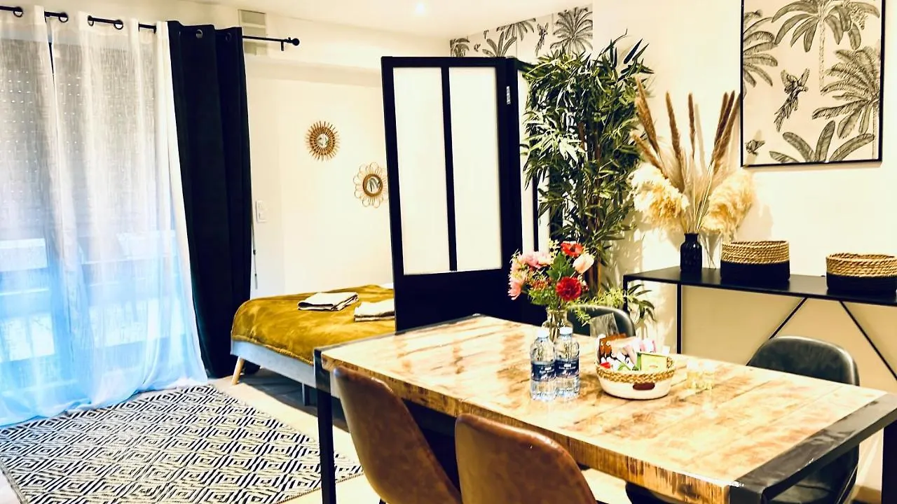 CANNES BAY - LES ARENES - Appartement cosy avec parking